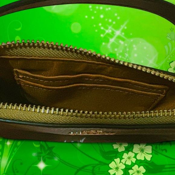 Sold - Picture 6 of 7